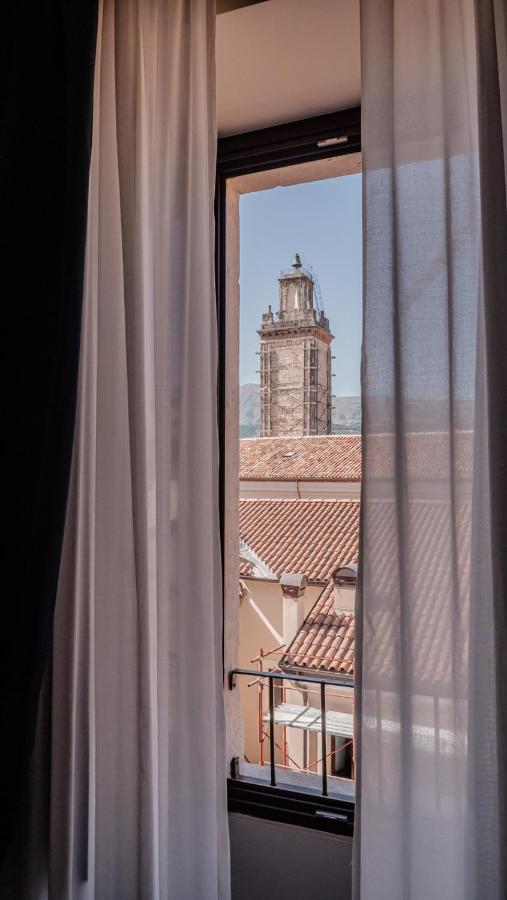 Palazzo Dei Pavoni, Relais Di Charme Bed & Breakfast L'Aquila Exterior photo
